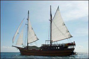 SY Diva Andaman - Sailing